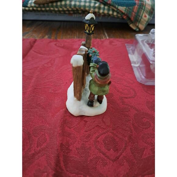 Vintage Santa’s Workbench Peace Boy Hanging Christmas Wreath Holiday Village - Picture 4 of 5